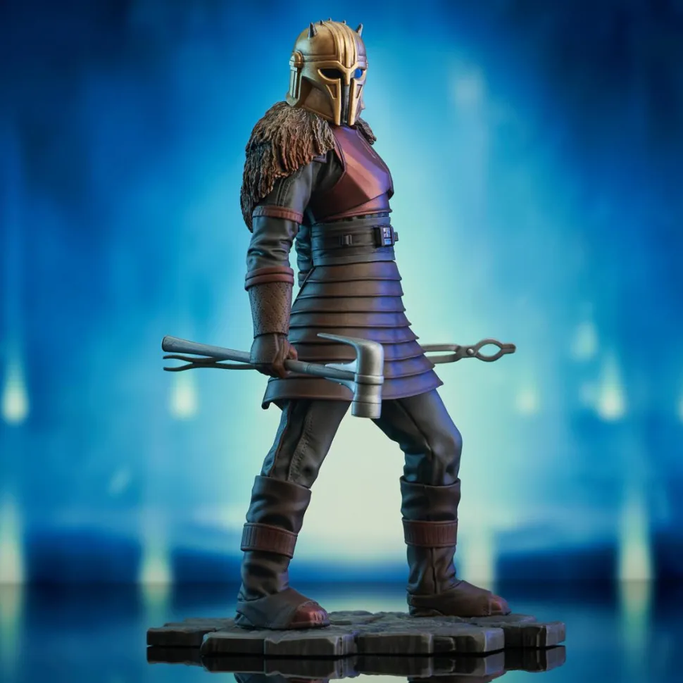 Star Wars: The Mandalorian - The Armorer 10” Statue