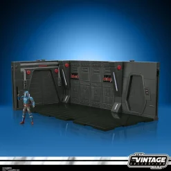 Star Wars: The Mandalorian - Moff Gideon’s Imperial Light Cruiser Hallway with Mandalorian Privateer Vintage Collection Kenner 3.75
