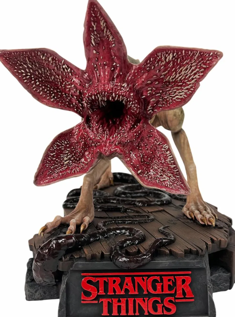 Stranger Things - Demodog 1/4th Scale Statue