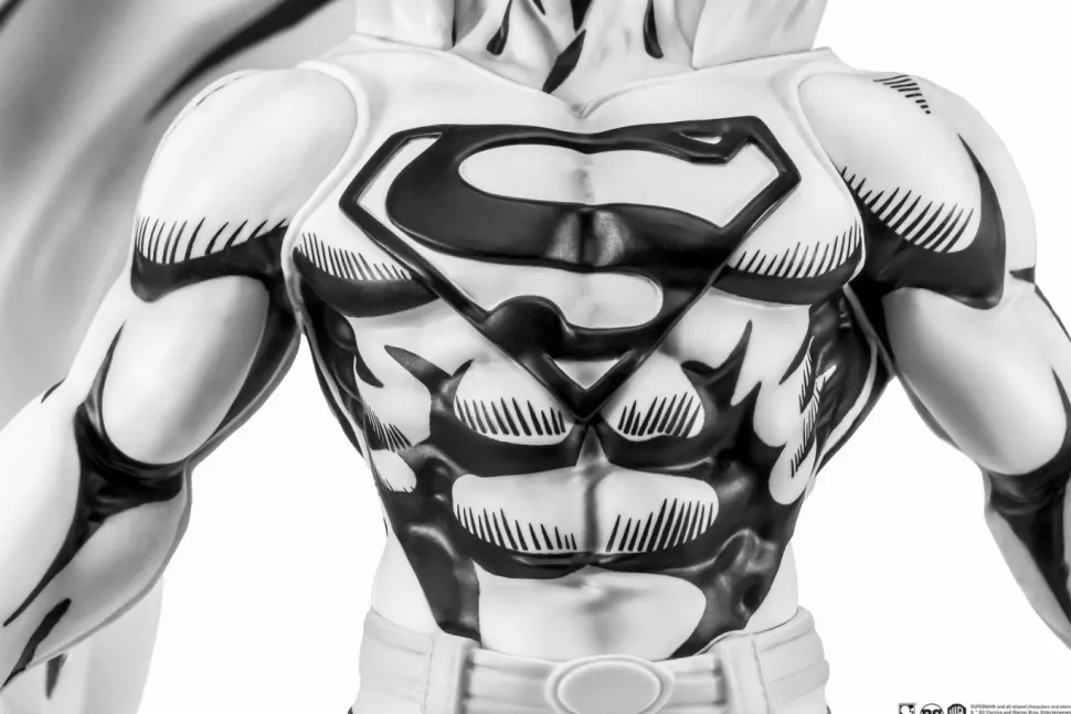 Superman - John Byrne's Superman Black & White Version 1/8th Scale PVC Statue