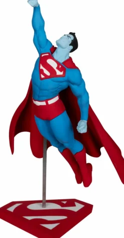 Superman - Superman by Gary Frank (Superman Red & Blue) 1/10th Scale Statue