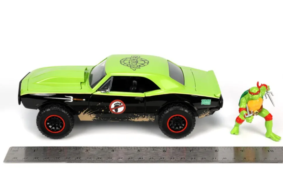 Teenage Mutant Ninja Turtles (1987) - Raphael & 1967 Chevrolet Camaro Hollywood Rides 1/24th Scale Die-Cast Vehicle Replica