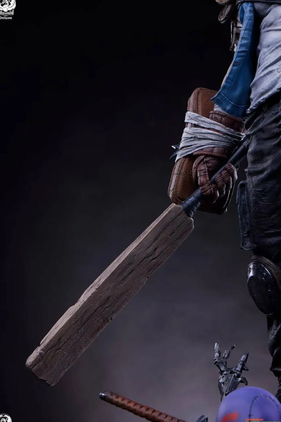 Teenage Mutant Ninja Turtles - Casey Jones Deluxe 1/3 Scale Statue