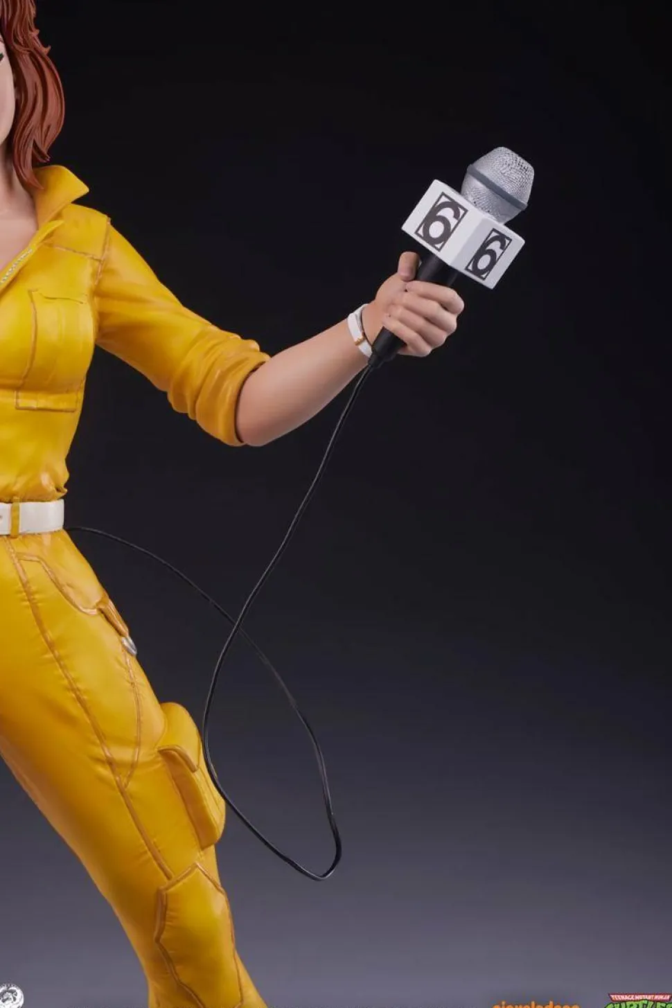 Teenage Mutant Ninja Turtles (1987) - April O'Neil 1/4 Scale Statue