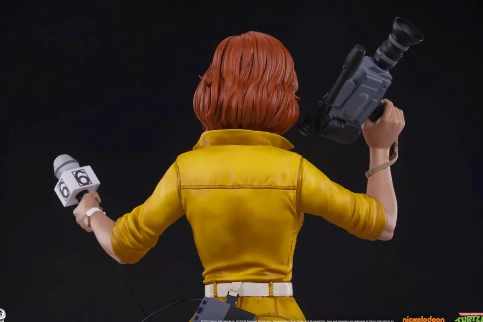 Teenage Mutant Ninja Turtles (1987) - April O'Neil 1/4 Scale Statue