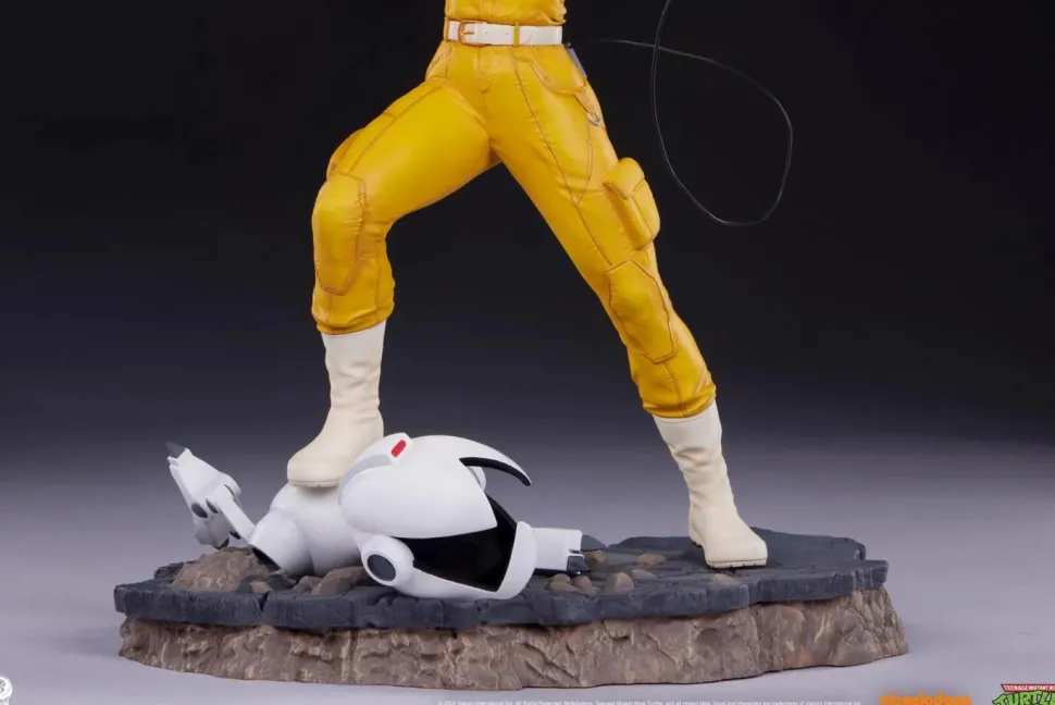 Teenage Mutant Ninja Turtles (1987) - April O'Neil 1/4 Scale Statue