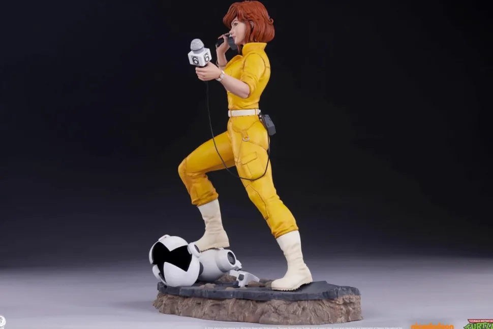 Teenage Mutant Ninja Turtles (1987) - April O'Neil 1/4 Scale Statue