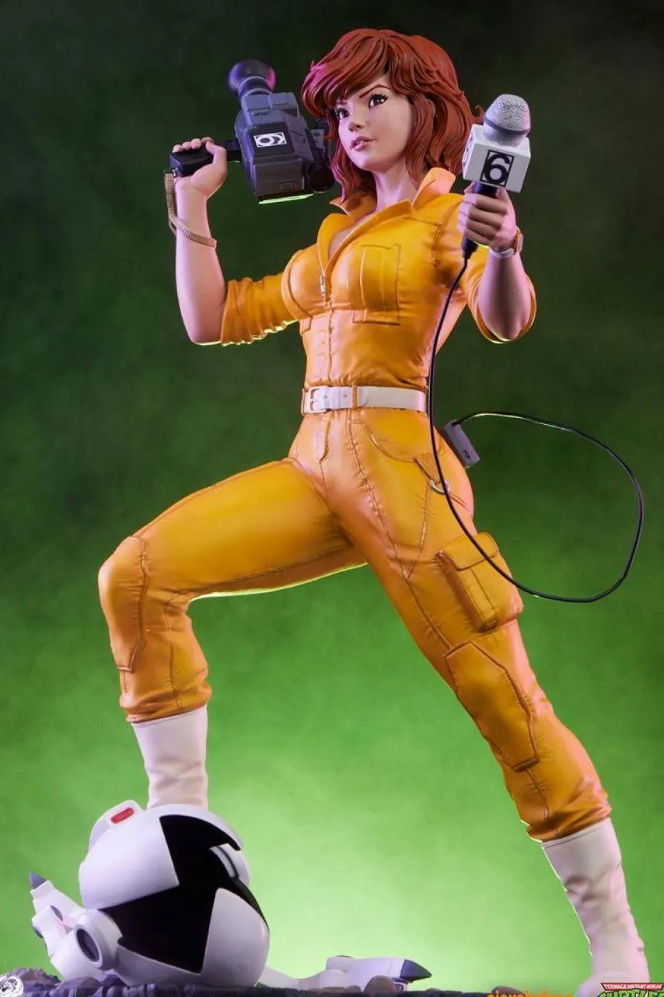 Teenage Mutant Ninja Turtles (1987) - April O'Neil 1/4 Scale Statue