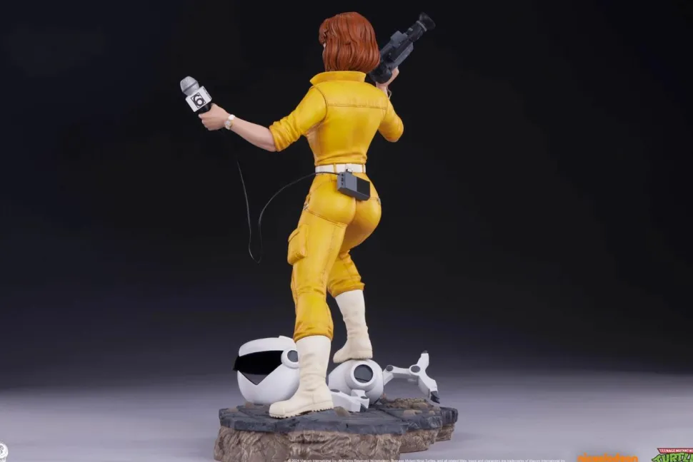 Teenage Mutant Ninja Turtles (1987) - April O'Neil 1/4 Scale Statue