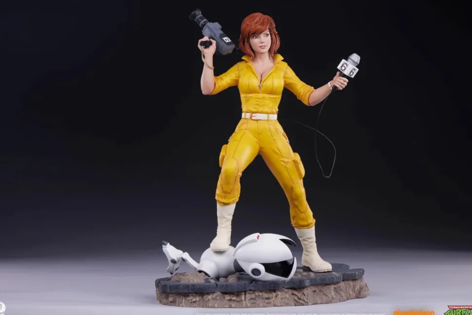 Teenage Mutant Ninja Turtles (1987) - April O'Neil 1/4 Scale Statue