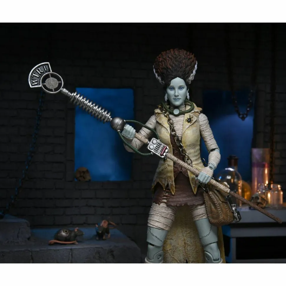 Teenage Mutant Ninja Turtles x Universal Monsters - April O'Neil as The Bride of Frankenstein Ultimate 7" Scale Action Figure