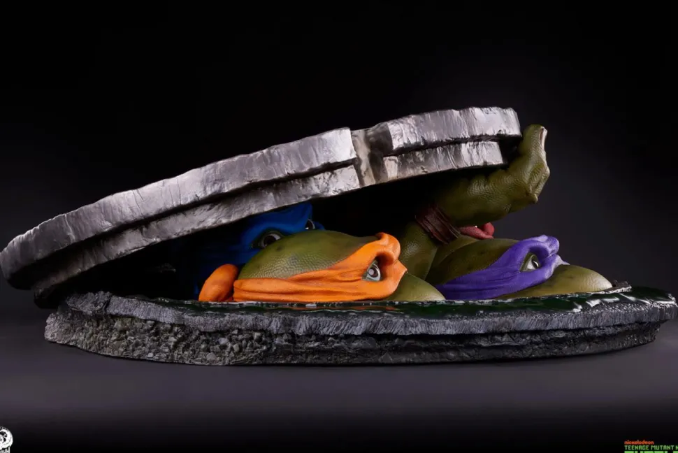 Teenage Mutant Ninja Turtles (1990) - Underground 1:1 Scale Life-Size Diorama Statue