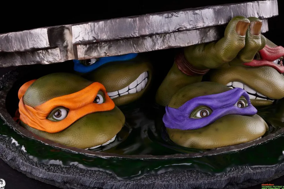 Teenage Mutant Ninja Turtles (1990) - Underground 1:1 Scale Life-Size Diorama Statue