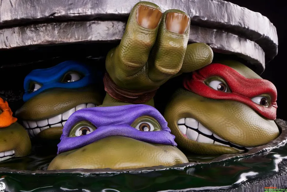Teenage Mutant Ninja Turtles (1990) - Underground 1:1 Scale Life-Size Diorama Statue