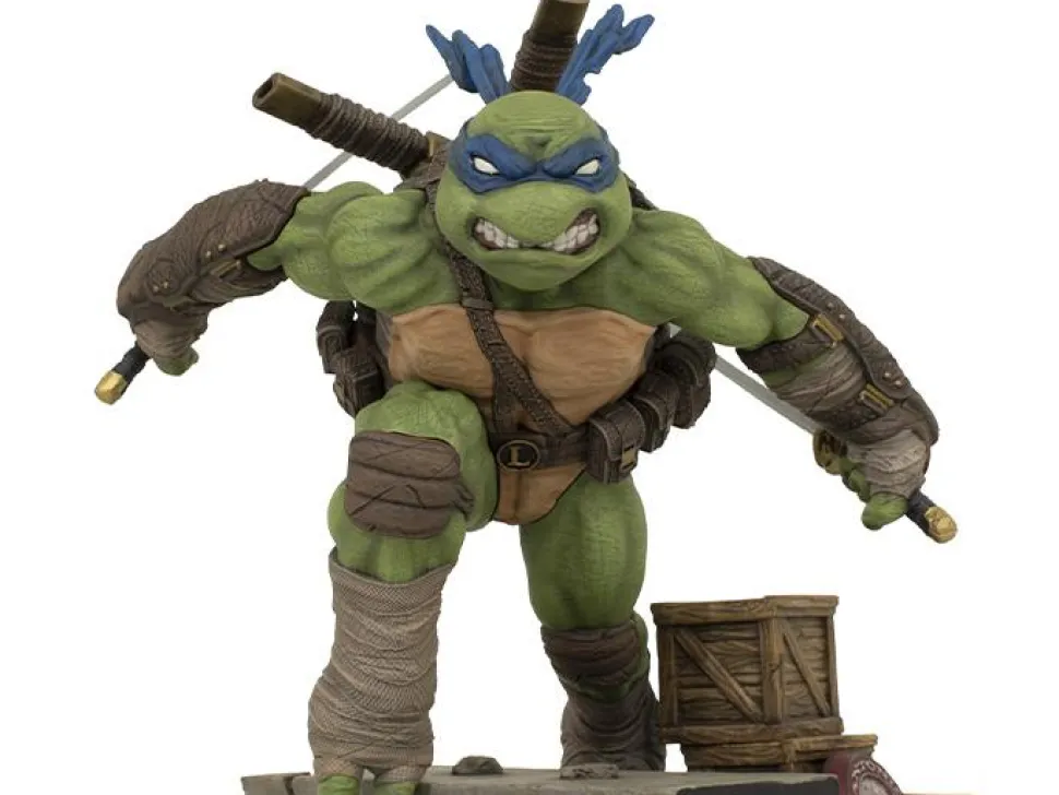 Teenage Mutant Ninja Turtles - Gallery Leonardo 9” Diorama Statue