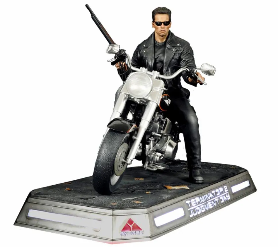 Terminator 2: Judgment Day - T-800 on Motorcycle 1/4 Scale Diorama Statue