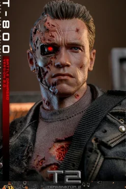 Terminator 2: Judgment Day - T-800 (Battle Damaged Version 2.0) 1/6th Scale Hot Toys Action Figure