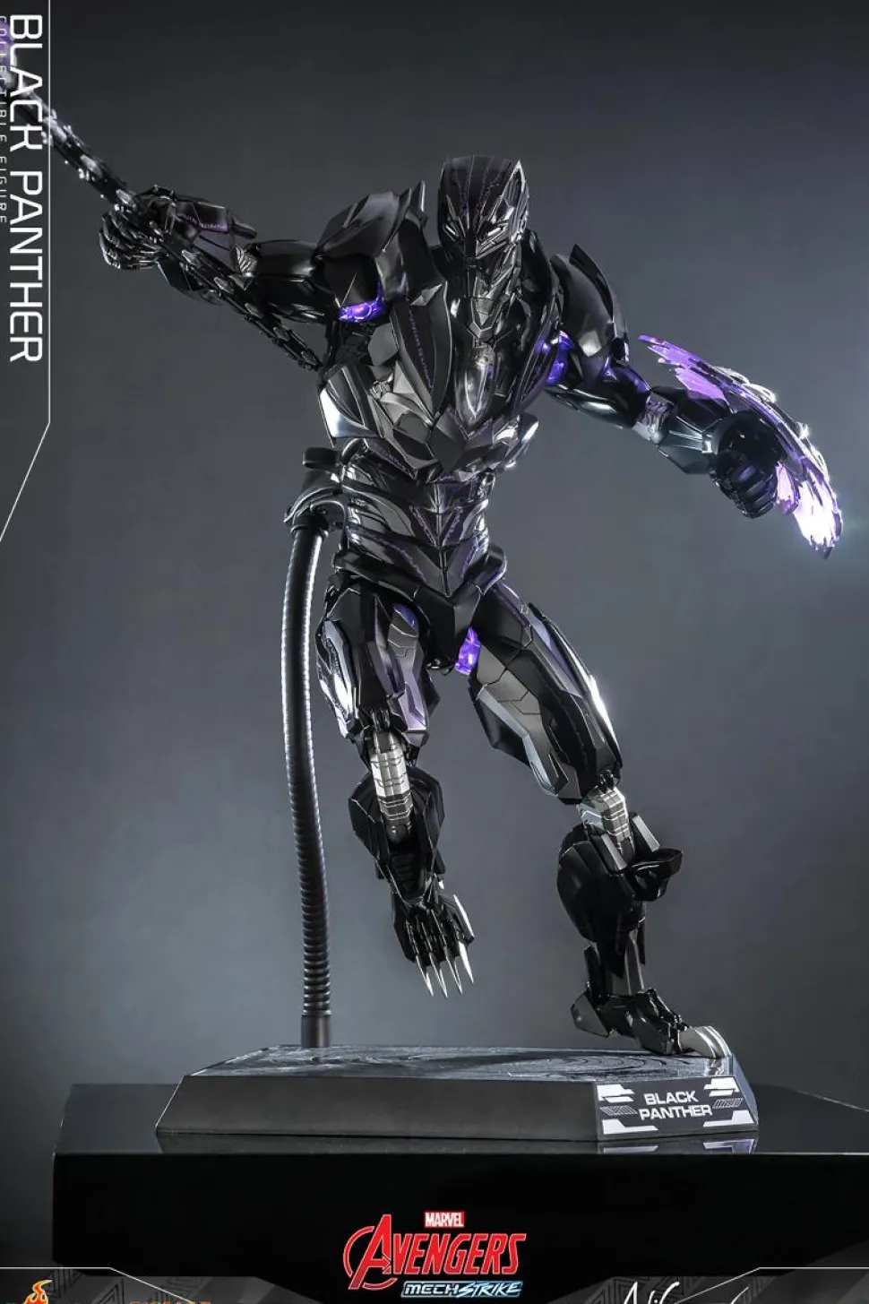 The Avengers - Black Panther in Mech Strike Armour 1/6th Scale Hot Toys Action Figure