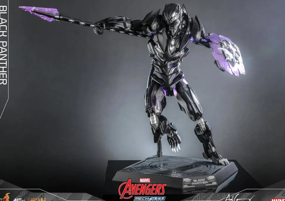 The Avengers - Black Panther in Mech Strike Armour 1/6th Scale Hot Toys Action Figure
