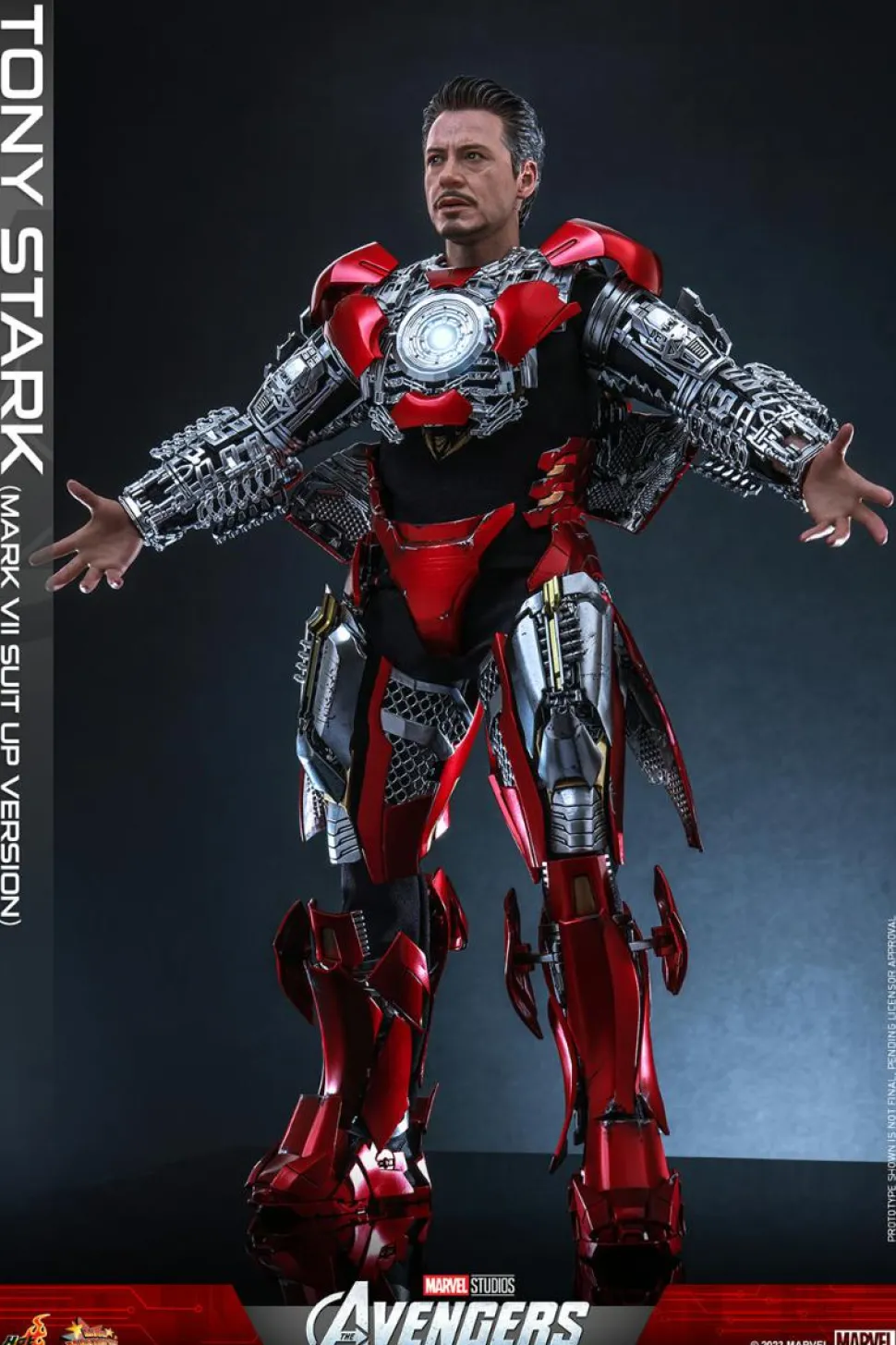 The Avengers - Tony Stark with Mark VII Suit 1/6th Scale Hot Toys Action Figure