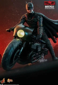 The Batman (2022) - Batcycle 1/6th Scale Hot Toys Action Figure Vehicle Accessory