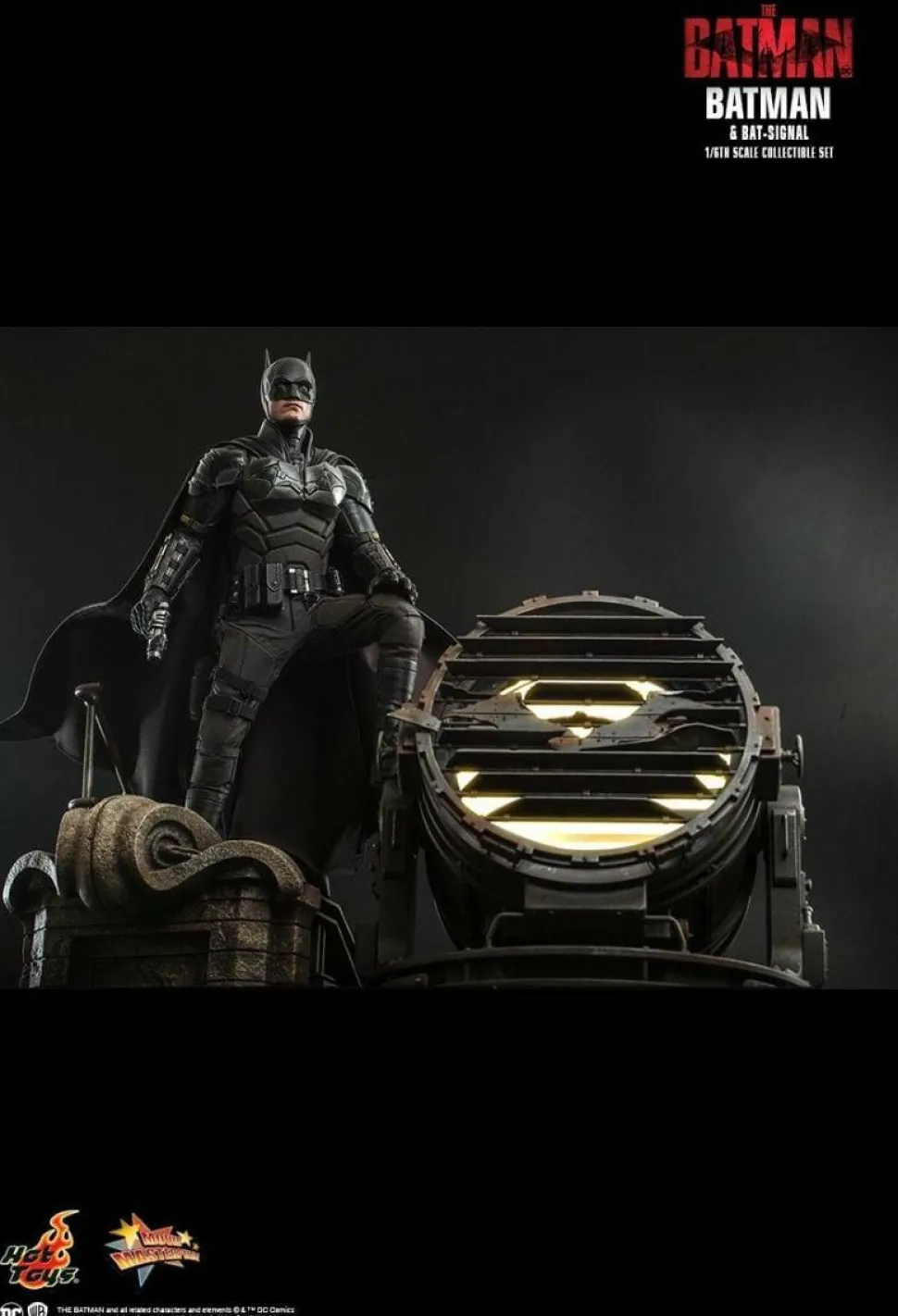 The Batman (2022) - Batman & Bat-Signal 1/6th Scale Hot Toys Action Figure Set