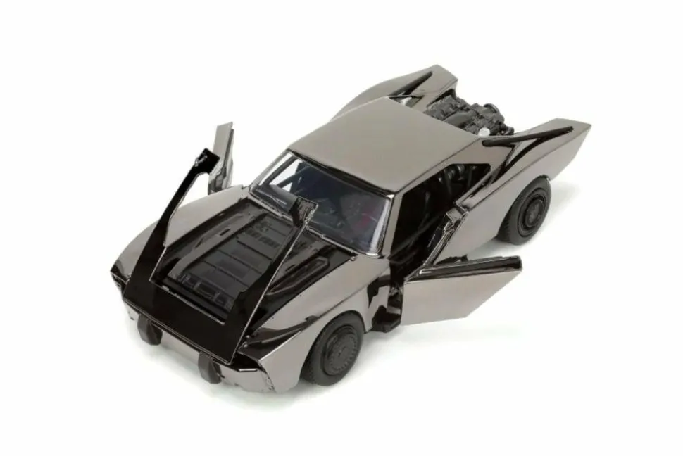 The Batman (2022) - Batman with Black Chrome Batmobile Hollywood Rides 1/24th Scale Die-Cast Vehicle Replica (2022 Convention Exclusive)