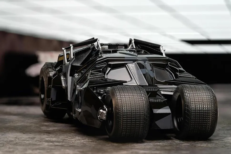 The Dark Knight (2008) - Batman & Tumbler Batmobile (Black Camo) 1/24th Scale Figure & Die-Cast Vehicle Replica Set (2023 SDCC Exclusive)