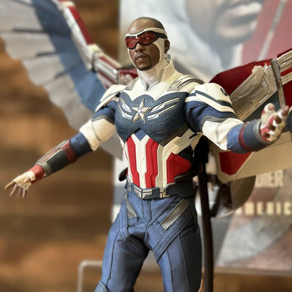 The Falcon and the Winter Soldier - Captain America & Winter Solider Hot Toys 1/6th Scale Action Figure Bundle (Set of 2)