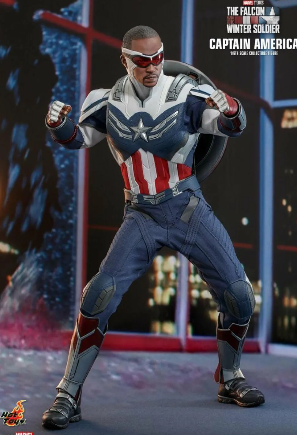 The Falcon and the Winter Soldier - Captain America 1/6th Scale Hot Toys Action Figure