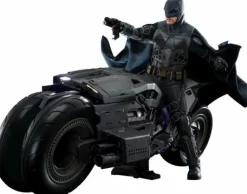 The Flash - Batman & Batcycle 1/6th Scale Hot Toys Action Figure (Set of 2)