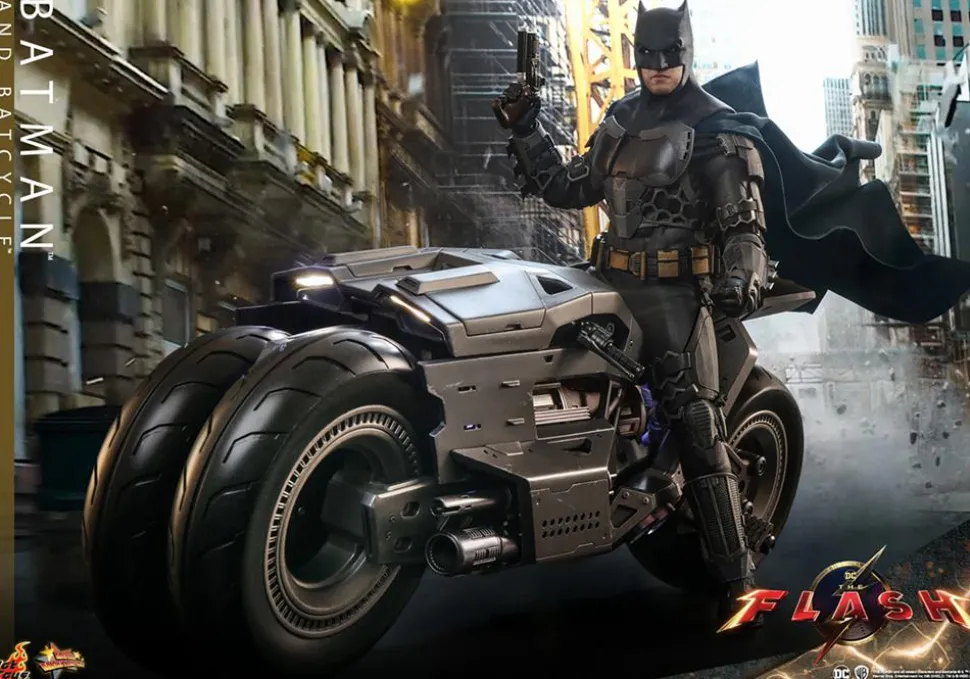The Flash - Batman & Batcycle 1/6th Scale Hot Toys Action Figure (Set of 2)