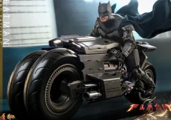 The Flash - Batman & Batcycle 1/6th Scale Hot Toys Action Figure (Set of 2)