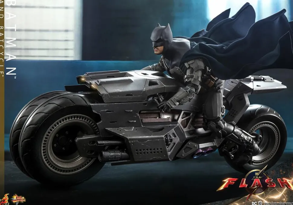 The Flash - Batman & Batcycle 1/6th Scale Hot Toys Action Figure (Set of 2)