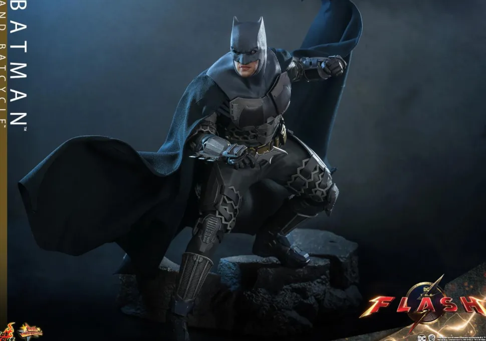 The Flash - Batman & Batcycle 1/6th Scale Hot Toys Action Figure (Set of 2)