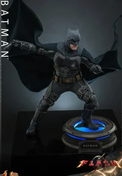 The Flash - Batman 1/6th Scale Hot Toys Action Figure