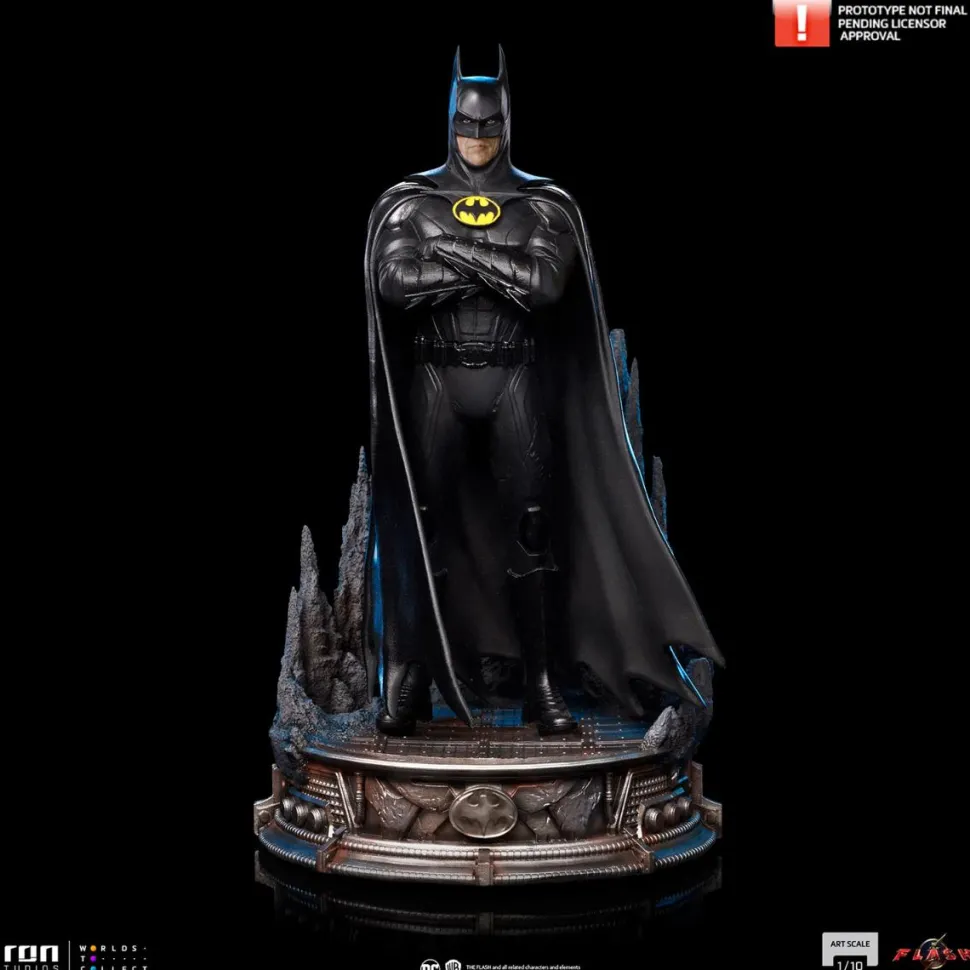 The Flash - Batman with Arms Crossed 1/10th Scale Statue