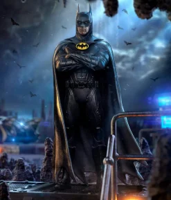 The Flash - Batman with Arms Crossed 1/10th Scale Statue