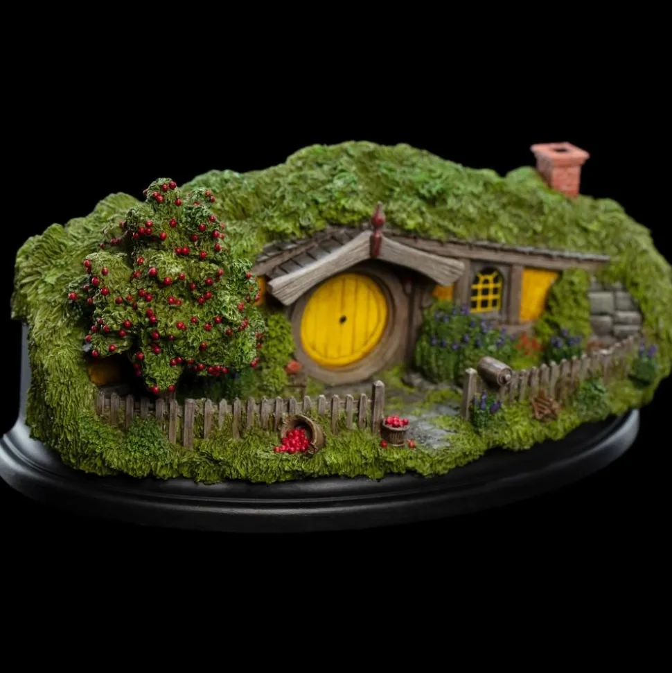 The Hobbit - 13 Apple Orchard Hobbit Hole 3" Diorama Statue