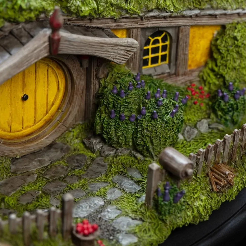 The Hobbit - 13 Apple Orchard Hobbit Hole 3" Diorama Statue