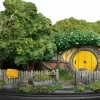 The Hobbit - #25 Gandalf's Cutting Hobbit Hole 7" Diorama Statue