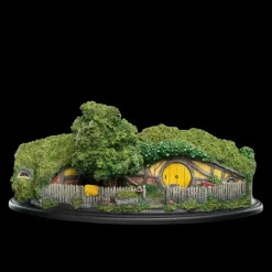 The Hobbit - #25 Gandalf's Cutting Hobbit Hole 7" Diorama Statue