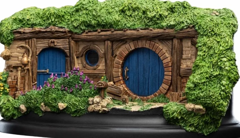 The Hobbit - 33 Lakeside Hobbit Hole 3" Diorama Statue
