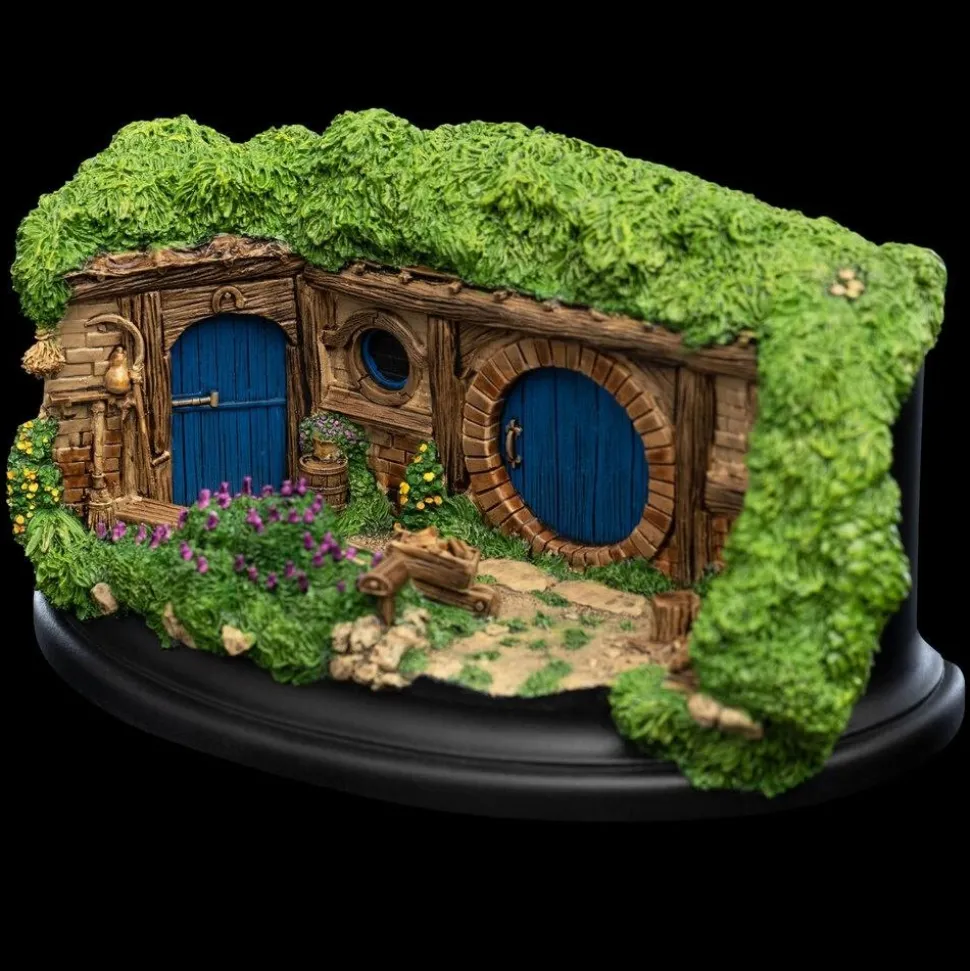 The Hobbit - 33 Lakeside Hobbit Hole 3" Diorama Statue