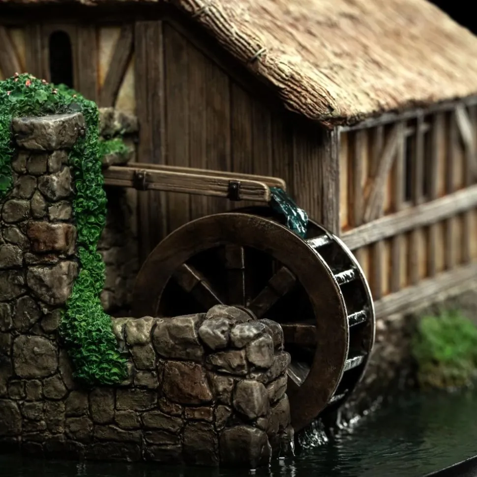 The Hobbit - Hobbiton Mill and Bridge 5" Diorama Statue