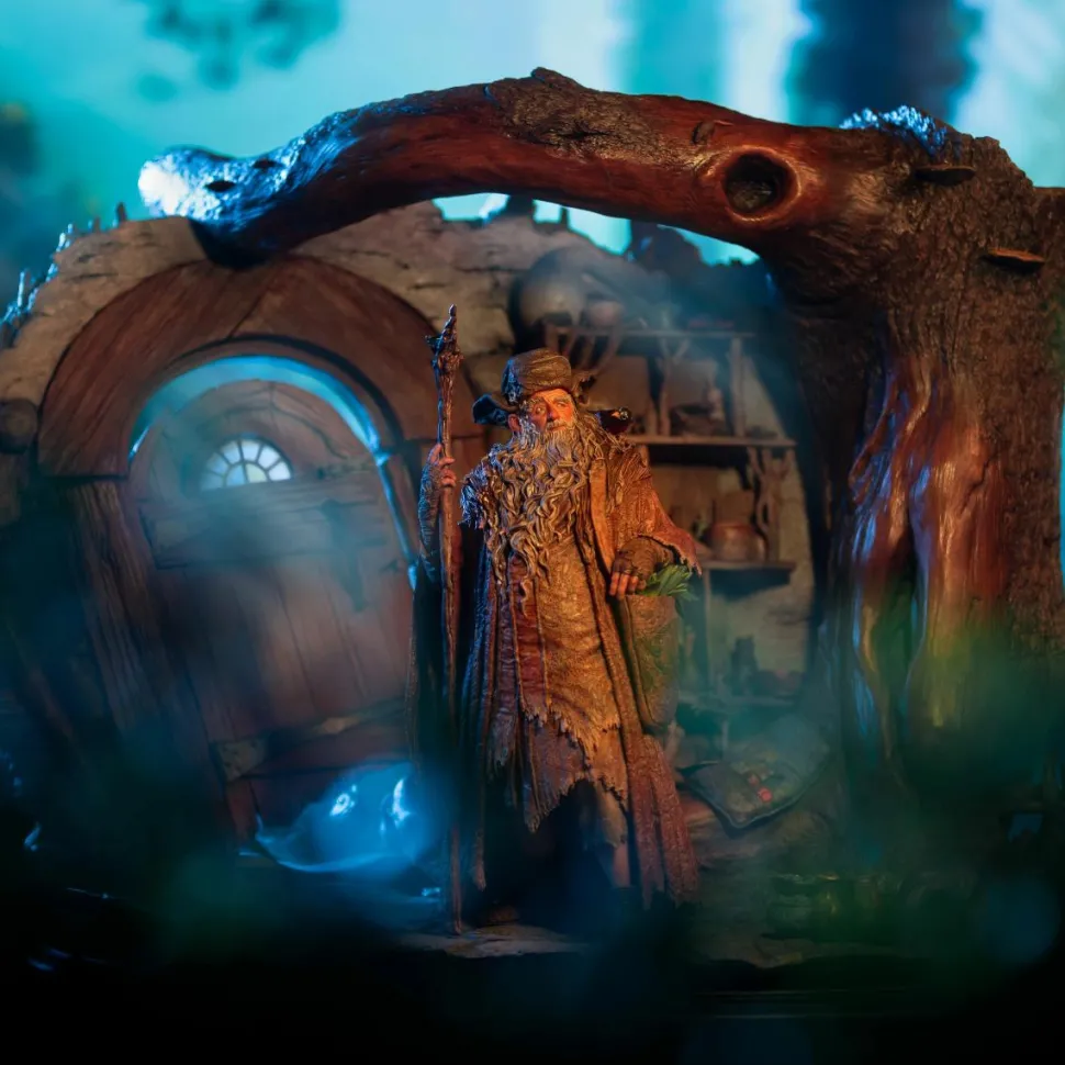 The Hobbit - Radagast in Rhosgobel 1/6th Scale Diorama Statue