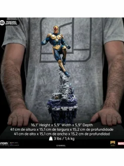 The Infinity Gauntlet - Nova Deluxe 1/10th Scale Statue