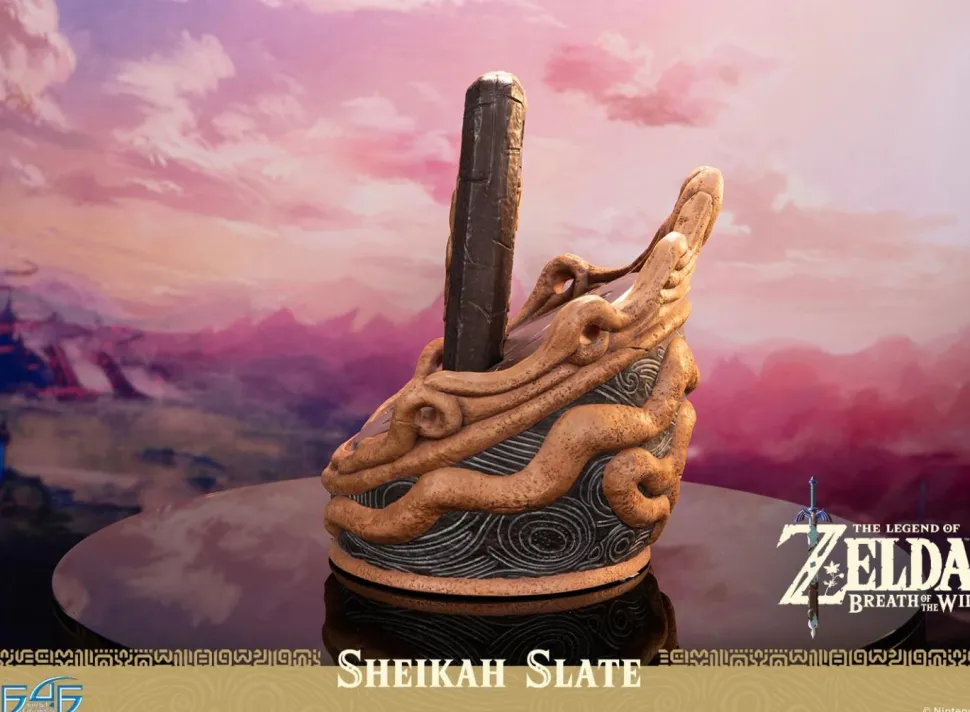 The Legend of Zelda: Breath of the Wild - Sheikah Slate 1:1 Scale Life-Size Statue