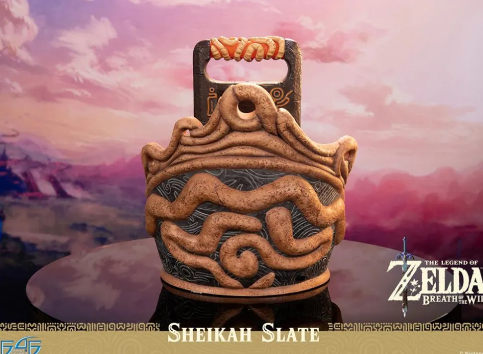 The Legend of Zelda: Breath of the Wild - Sheikah Slate 1:1 Scale Life-Size Statue