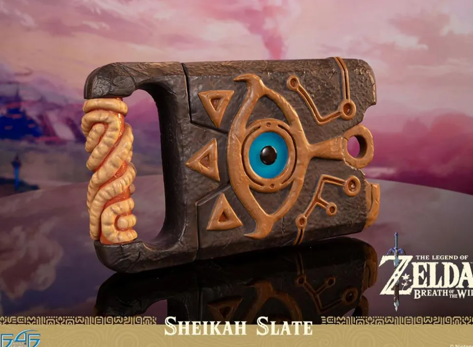 The Legend of Zelda: Breath of the Wild - Sheikah Slate 1:1 Scale Life-Size Statue